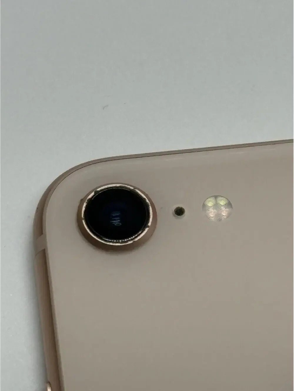 Apple iPhone 8 64GB Gold Unlocked iOS 16 Battery Health 96%
